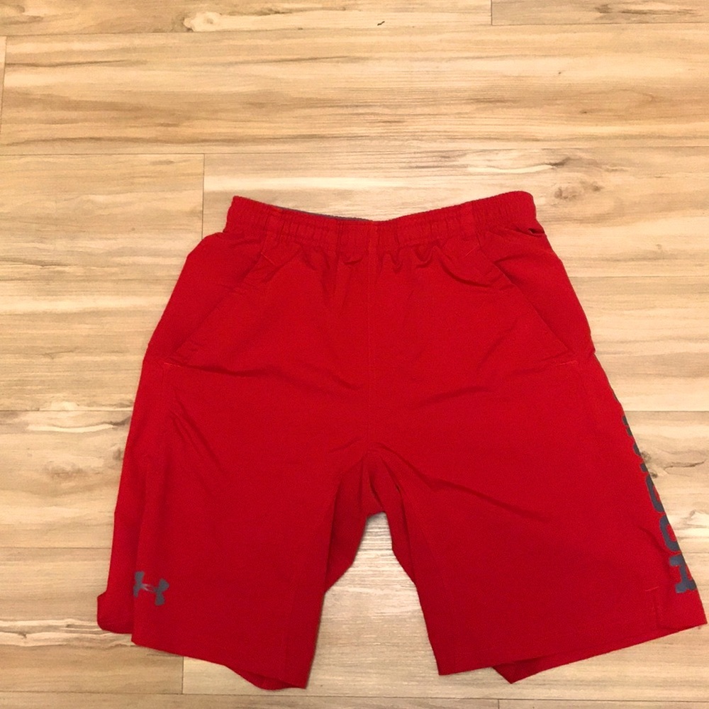 Men’s Red Under Armour Shorts (Size: M)